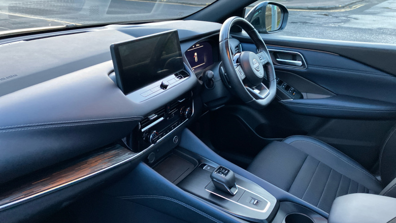 Nissan Qashqai 1.3 DiG-T MH 158 Tekna 5dr Xtronic Petrol Hatchback